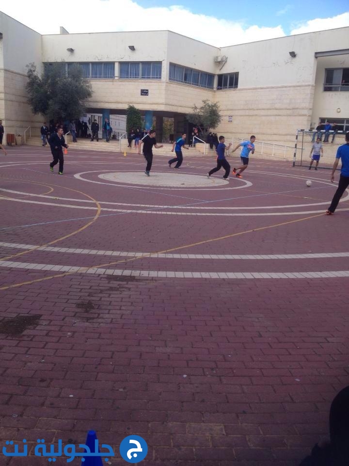 دار التربية والعلوم - ثانوية جلجولية تنظم مباريات دوري لكرة القدم لطلابها 